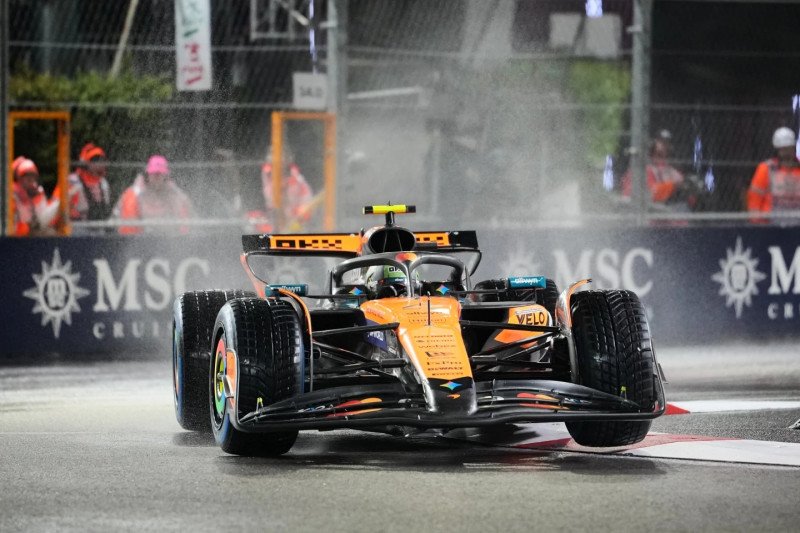 Lando Norris logra la pole en clasificación de Las Vegas bajo la lluvia y Verstappen saldrá 2do