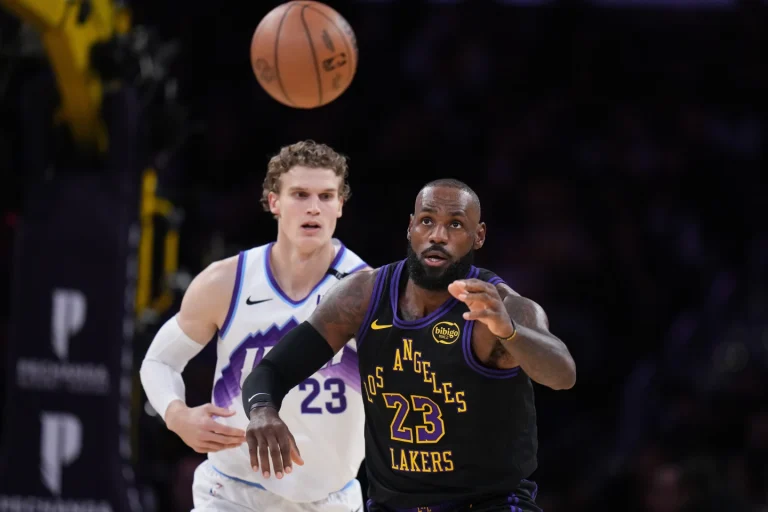LeBron James tiene histórico debut de temporada y Luka Doncic anota 37 puntos en la victoria de los Lakers sobre los Jazz