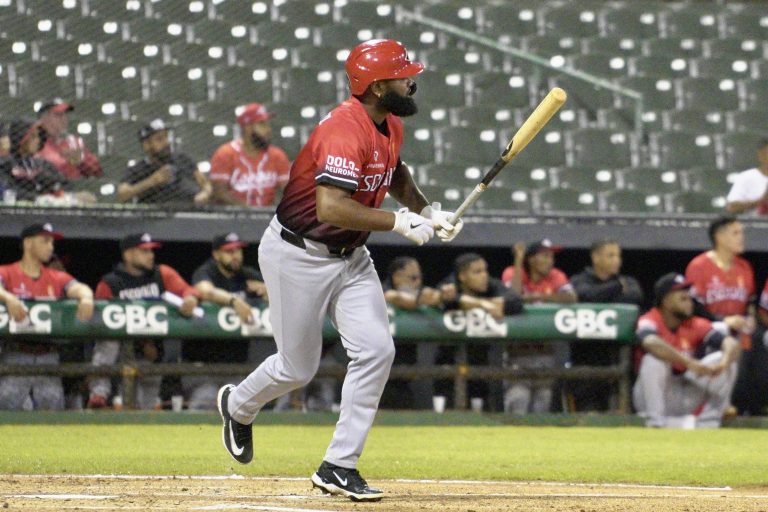 Leones consiguen segundo triunfo en línea ante las Estrellas