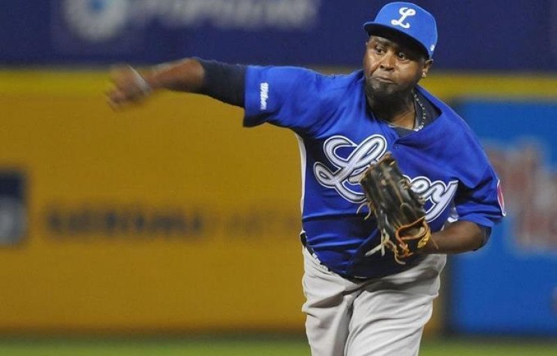 Los Tigres del Licey dejan libre a Jairo Asencio, el líder histórico de salvados de Lidom
