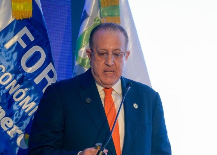 Magín Díaz: una indexación salarial abrupta haría caer RD$2,000 millones mensuales