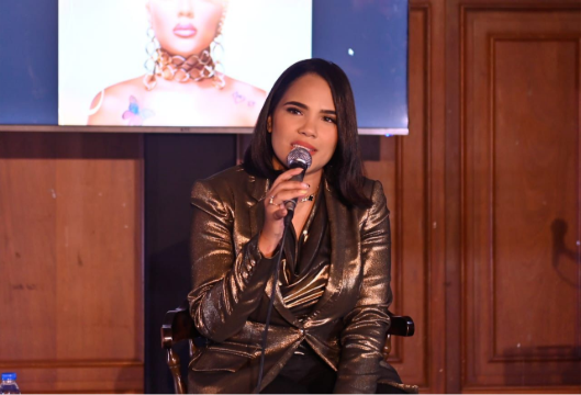 Martha Heredia apuesta al merengue con “Aprendí”