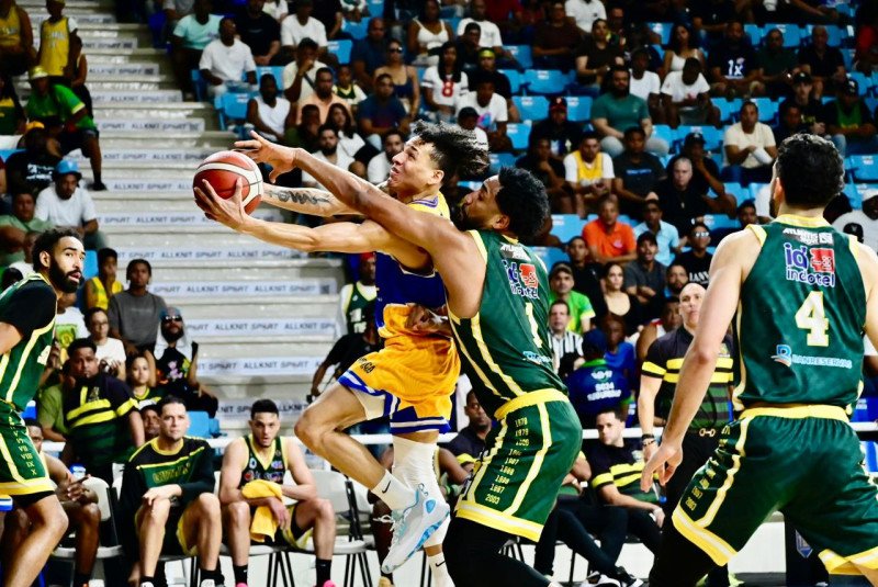 Mauricio Báez remonta ante San Carlos y se coloca a un triunfo del tricampeonato