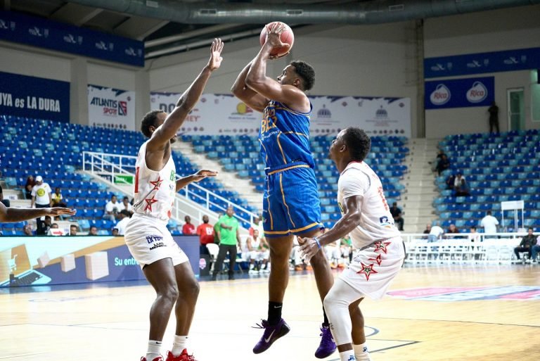 Mauricio clasifica a semifinal, complica posibilidades a Bameso en el TBS Distrito 2025