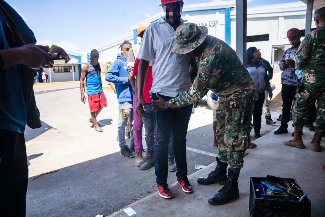 Migración refuerza operativos nocturnos para control migratorio y la seguridad ciudadana