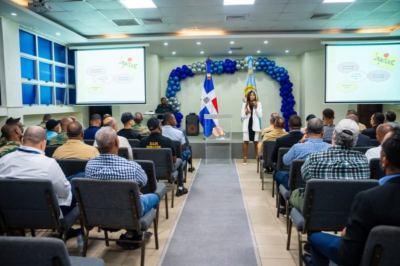 Migración se une a jornada de orientación sobre el cáncer de próstata