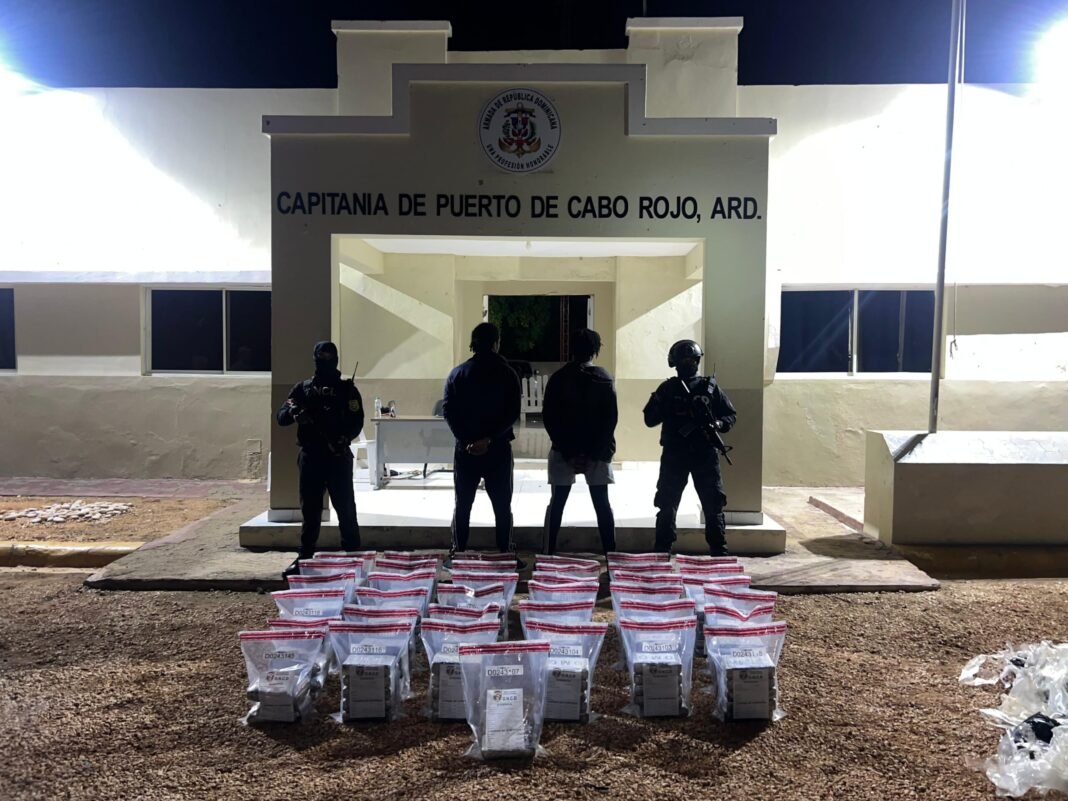 Operación Lanza del Sur: atrapan dos hombres con 171 paquetes de presunta cocaína y cinco de marihuana
