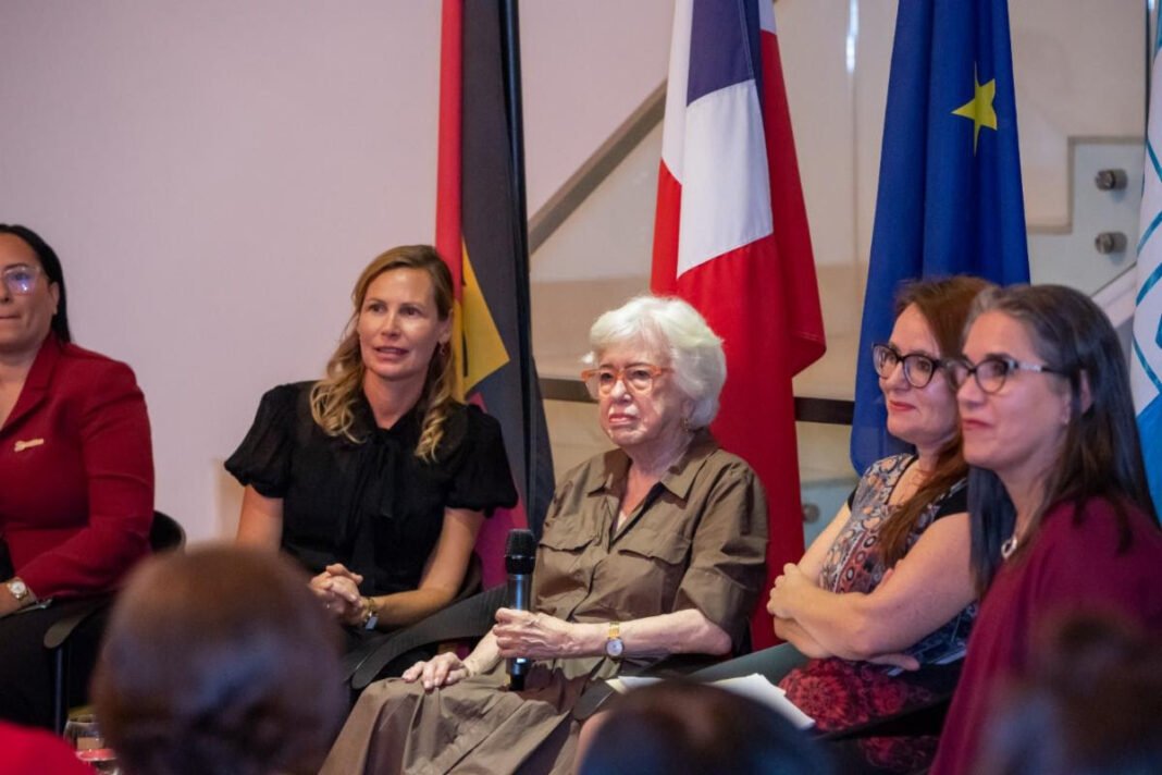 Ortiz Bosch y lideresas debaten sobre los desafíos de la participación política femenina en encuentro del PNUD y Alemania