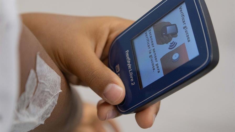 Pediatra pide al Estado incorporar sensores de glucosa para niños con diabetes Pediatra pide al Estado incorporar sensores de glucosa para niños con diabetes