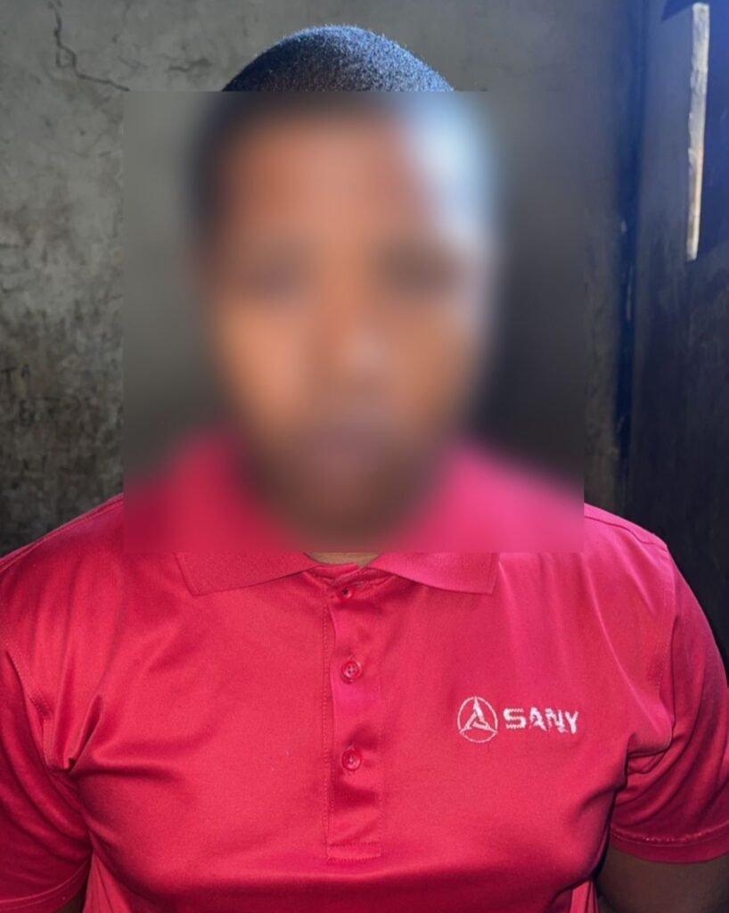 Policía Nacional arresta hombre que confesó ultimar a su madre y a su hermano durante conflicto familiar en San Felipe, Villa Mella