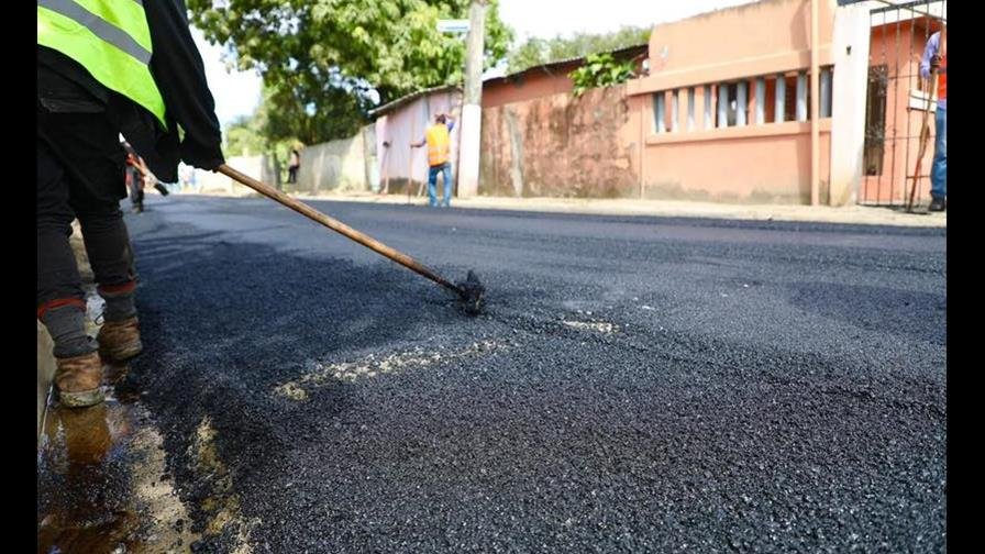 Presidente Abinader anuncia inicio del plan nacional de asfaltado a partir de este viernes