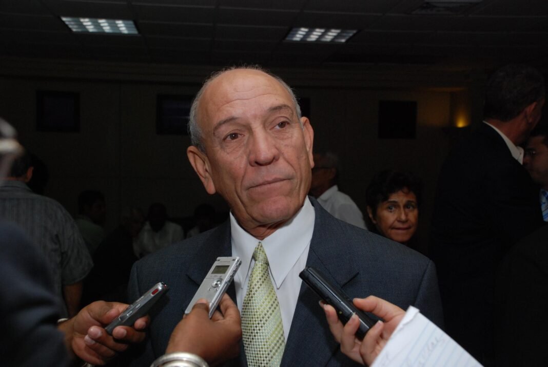 Rafael Calderón cuestiona sentencia del TC sobre FFAA y PN; exige respeto a la Constitución