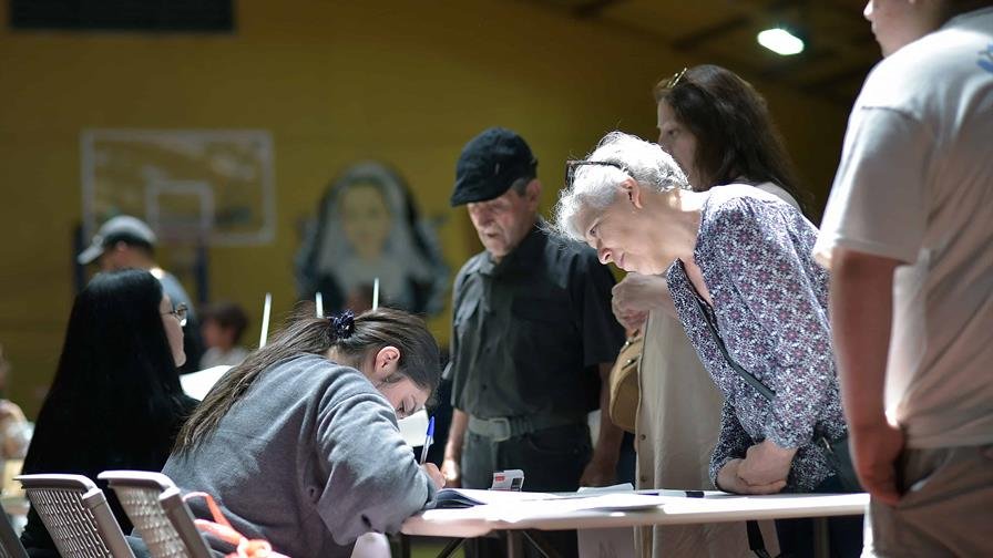 Un Chile polarizado y con temor al crimen elige presidente