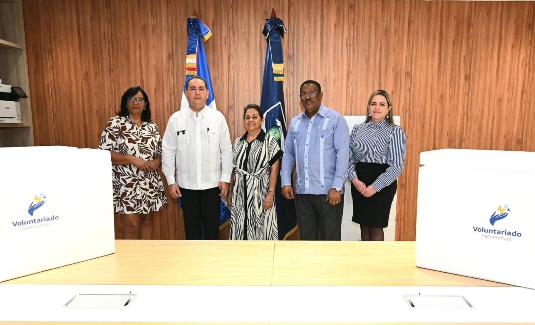 Voluntariado Banreservas dona miles de vacunas contra la influenza al Servicio Nacional de Salud