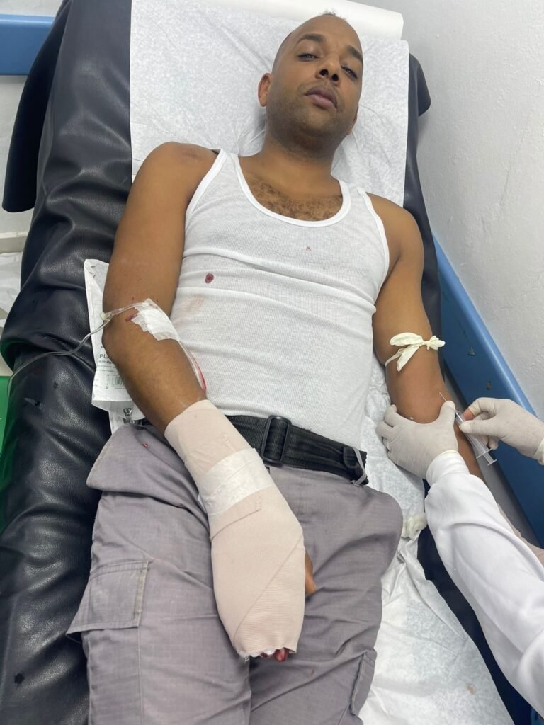 Agente policial integraba patrulla resulta herido tras responder agresión a tiros de reconocido delincuente en San Francisco de Macorís