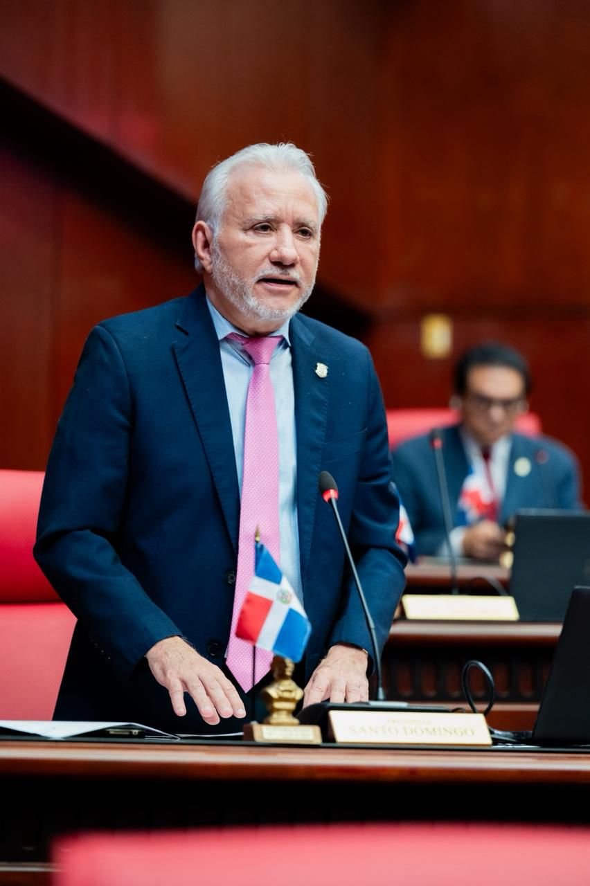 Antonio Taveras recomienda al presidente “dormir con los ojos abiertos” tras Senasa