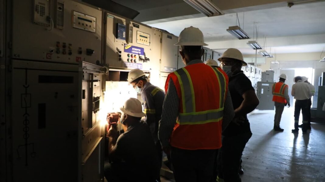 Apagón afecta sectores de SDE por avería en subestación de Los Mina