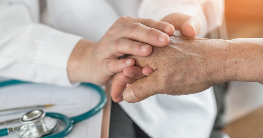 Crisis en Senasa afecta a más de 500 personas con cáncer en Oncológico Regional del Cibao