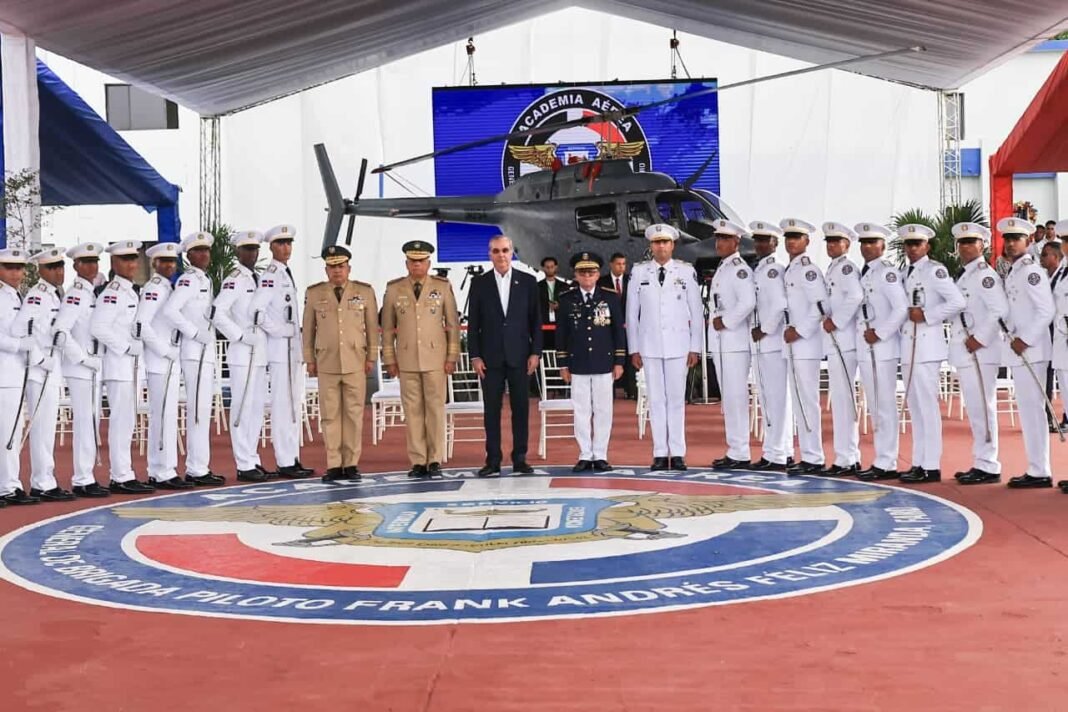Cuarenta cadetes se gradúan de la academia de la Fuerza Aérea Dominicana