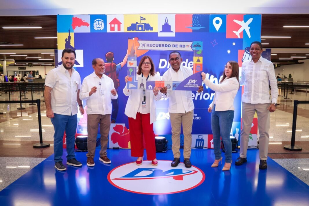 DA recibe a la diáspora dominicana a ritmo de “Volvió Juanita” en el Aeropuerto Las Américas