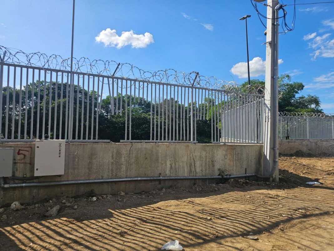 Defensa aclara aperturas en verja de Dajabón por trabajos en canal La Vigía