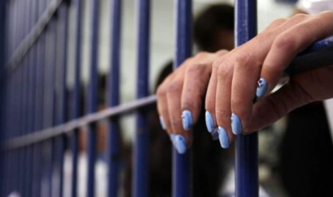 Detienen en AILA a mujer con presunta cocaína en su equipaje