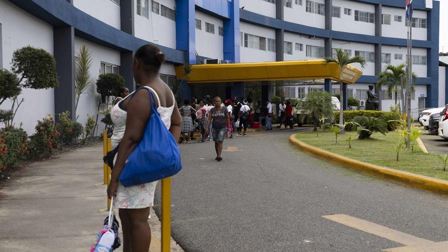 Disminuyen en 12,404 los partos de mujeres haitianas en 2025