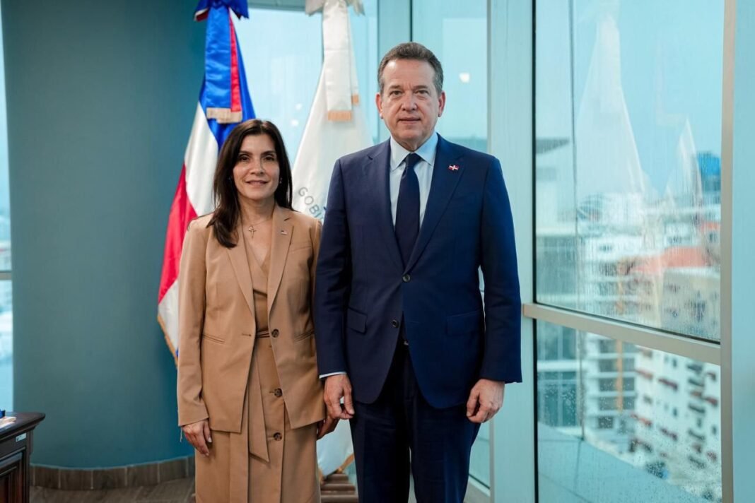 Embajadora de EE.UU. en RD visita al MICM e inicia encuentros oficiales con el Gobierno