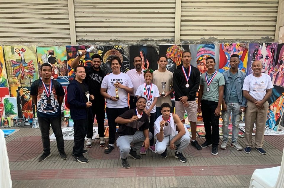 Entregan premios del XIV Torneo de Ajedrez Conde Peatonal