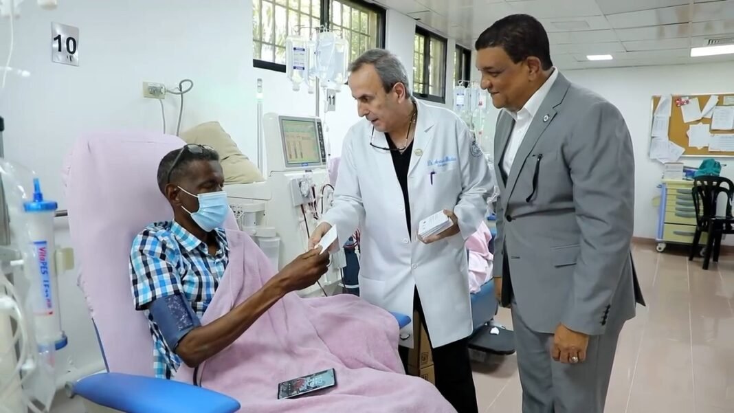 Gobierno entrega bonos navideños a hospitales de todo el país