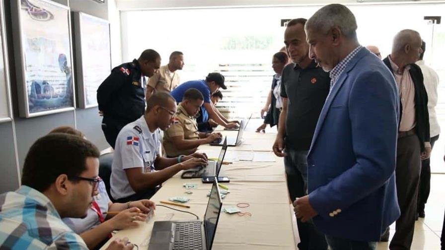 Gobierno entregará este martes RD$240.8 millones a 327 militares retirados de Sueldo por Año