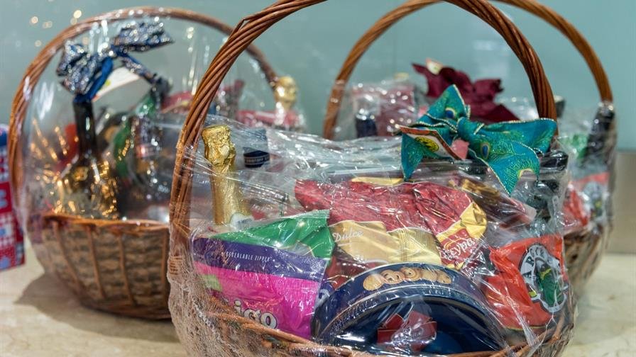 Gobiernos locales destinan millones en canastas y actividades navideñas