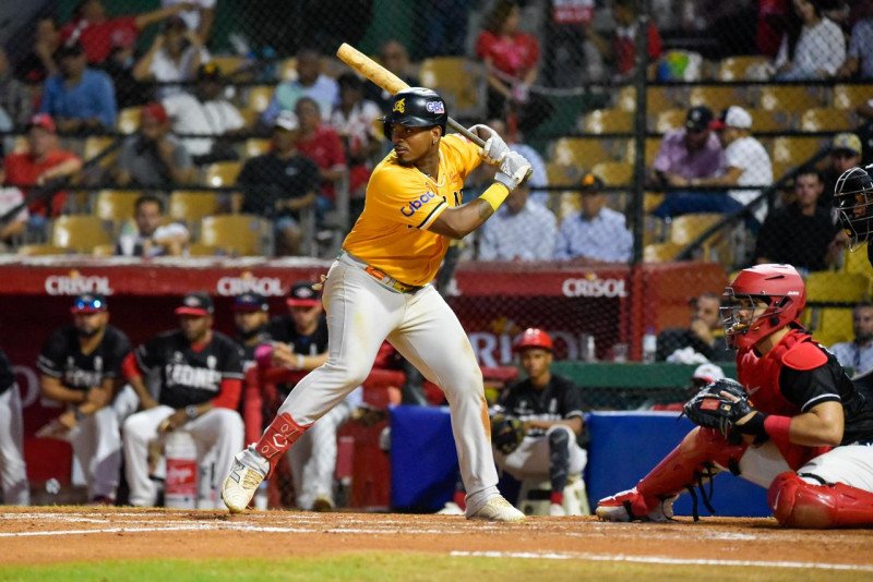 Las Águilas llegan a 30 victorias apoyadas en tres hits de Alberto Rodríguez