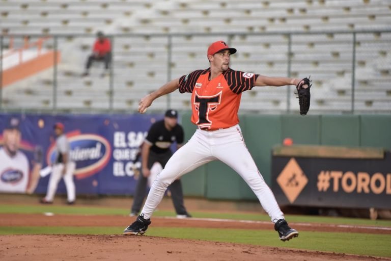 Los Toros vencen por paliza a las Aguilas y solidifican segundo lugar del standing