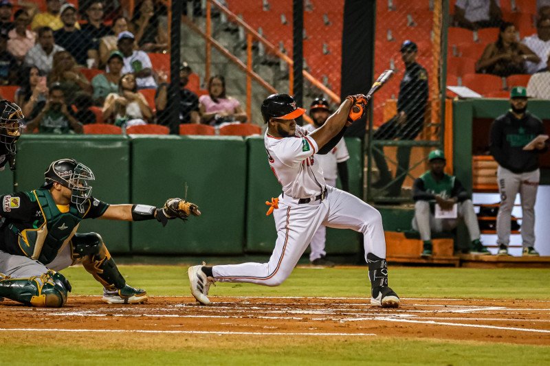 Peña, Lantigua y el bullpen guían a los Toros a vencer fácil a las Estrellas otra vez Peña, Lantigua y el bullpen guían a los Toros a vencer fácil a las Estrellas otra vez
