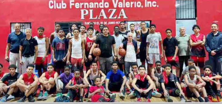 Plaza Valerio hará cena navideña jóvenes baloncestistas