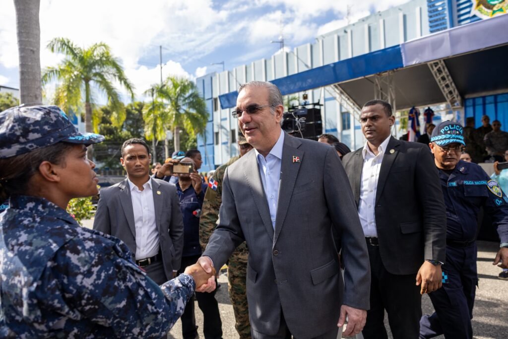 Presidente Abinader pone en marcha “Navidad con Garantía de Paz 2.0” con despliegue de cerca de 28,000 agentes para reforzar la tranquilidad y la convivencia en todo el país