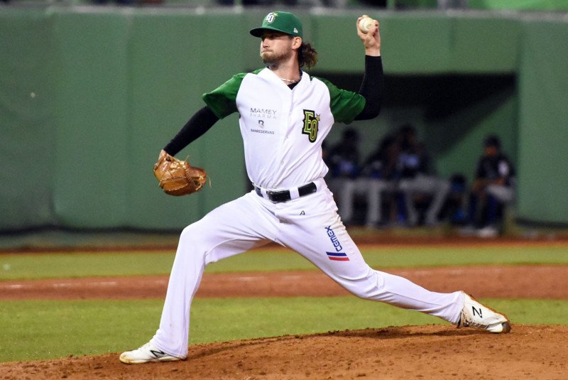 Toros del Este contratan al lanzador abridor importado Aaron Leasher