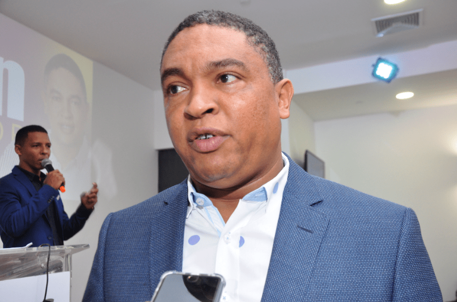 Yván Lorenzo: Abinader no tiene facultad para ordenar que Senasa sea actor civil