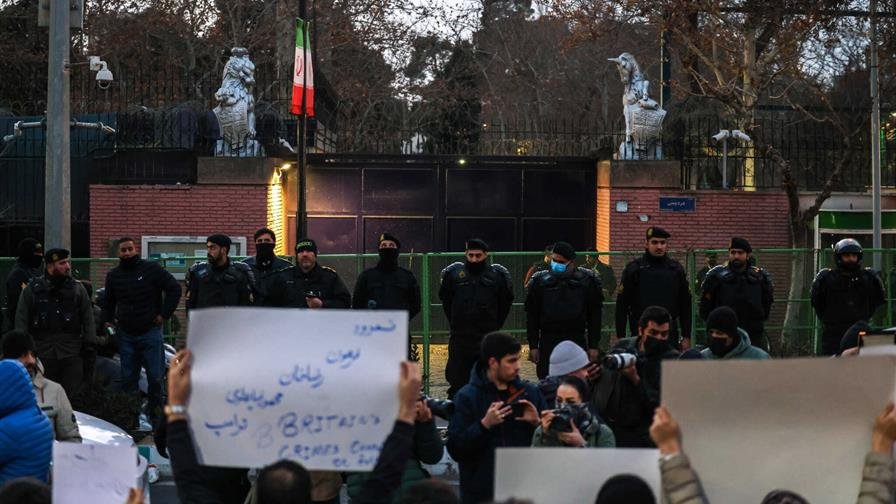 Al menos 3,428 muertos en Irán por represión de protestas, según oenegé