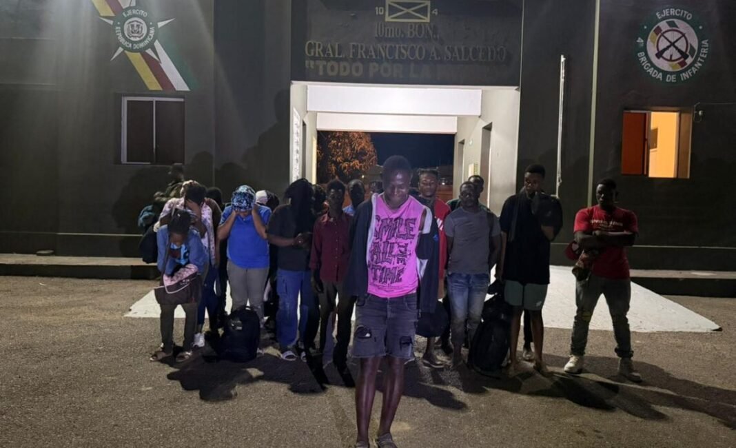 Arrestan hombre que guiaba 21 indocumentados en Dajabón