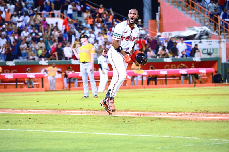 Bryan de la Cruz es electo como el Jugador Más Valioso de la temporada en Lidom