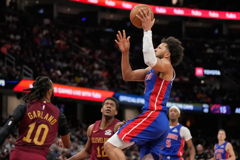 Cade anota 27 y los Pistons resisten ante los Cavs. Otros resultados