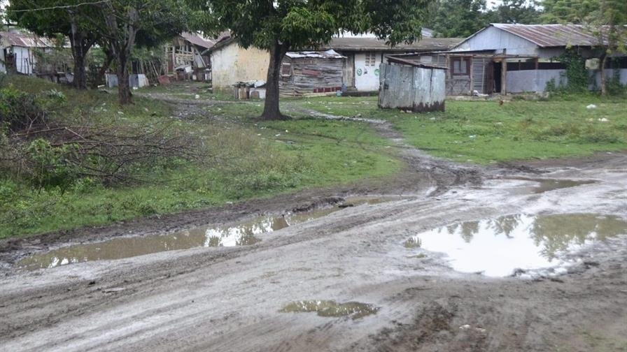 Caminos intransitables marcan la vida en la comunidad donde desapareció Brianna Genao