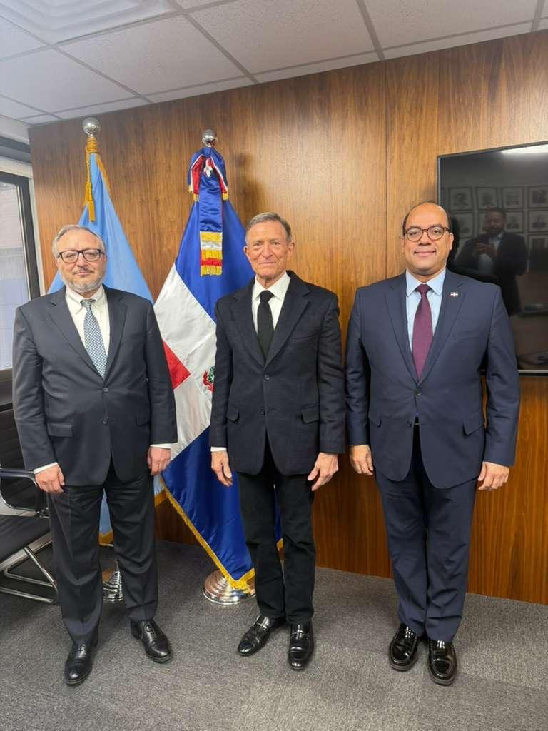 Canciller Álvarez se reúne con representantes de la GSF y la BINUH sobre Haití