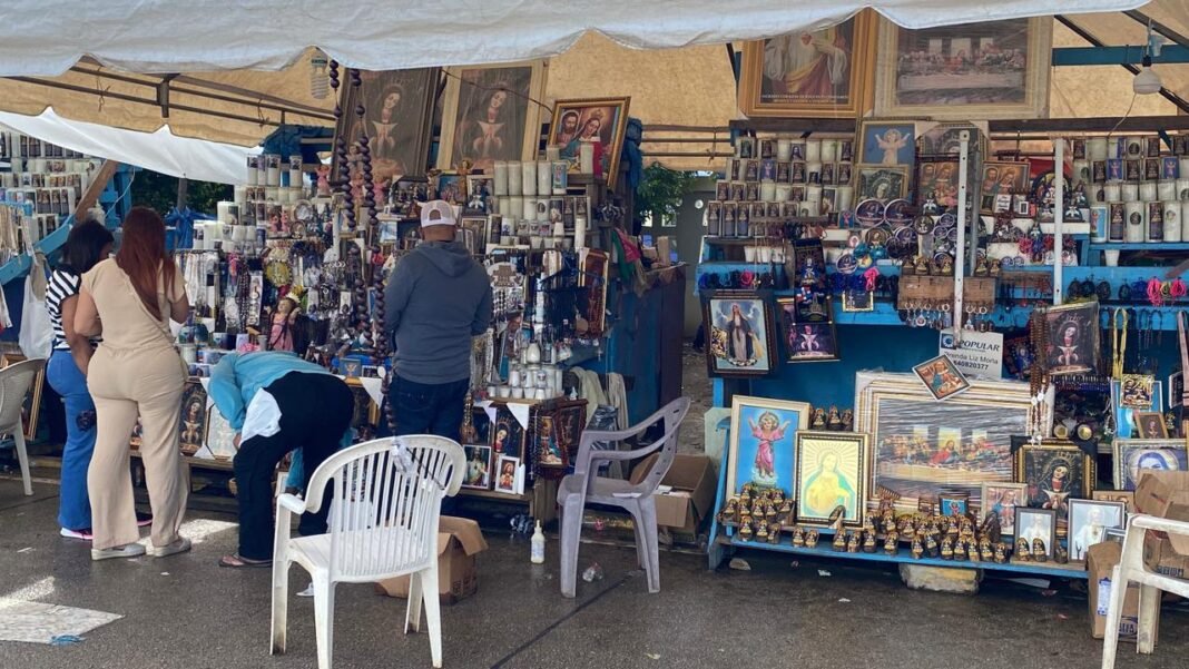 Comercio se dinamiza en los alrededores de la Basílica de Higüey por el Día de la Altagracia