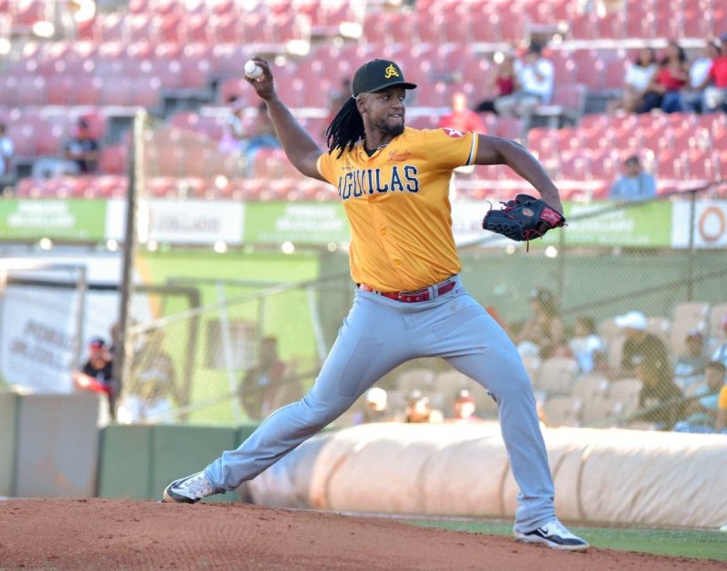 De la Cruz domina desde el montículo y las Águilas detienen invicto de los Leones