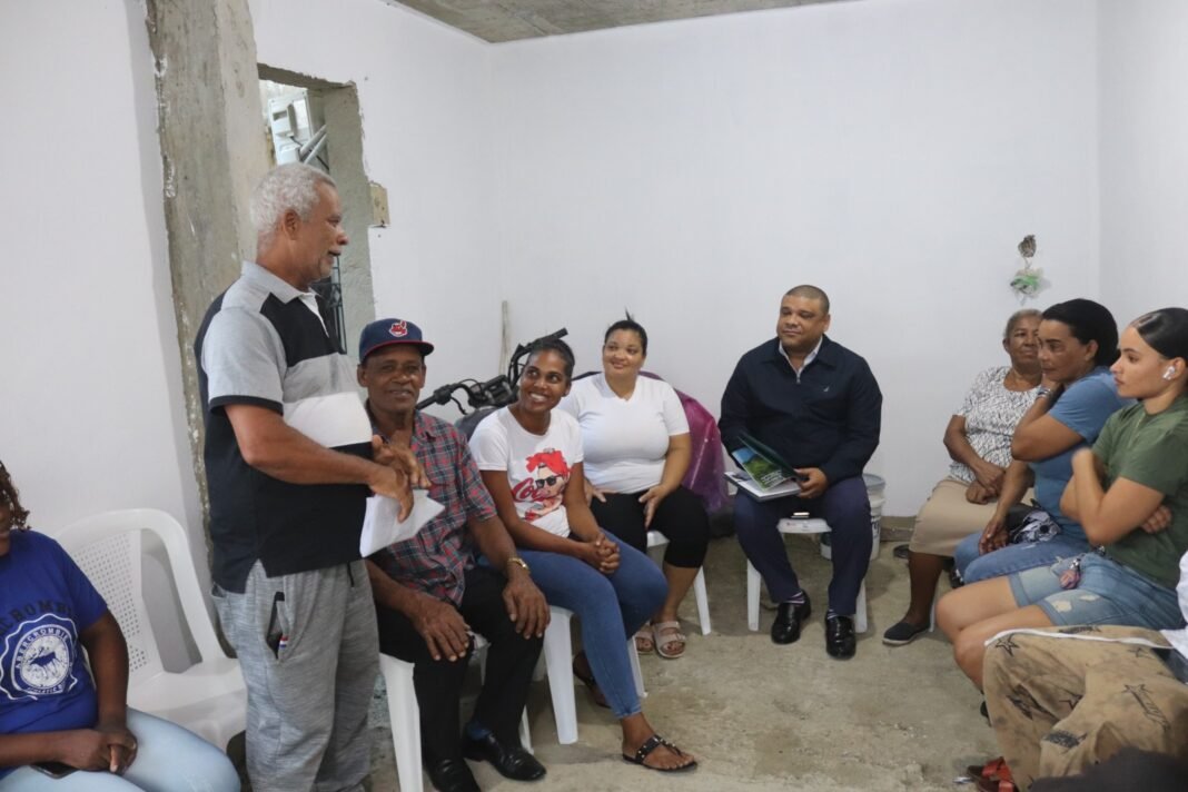 Diputado y comunitarios crean mesa de trabajo para solucionar problemas