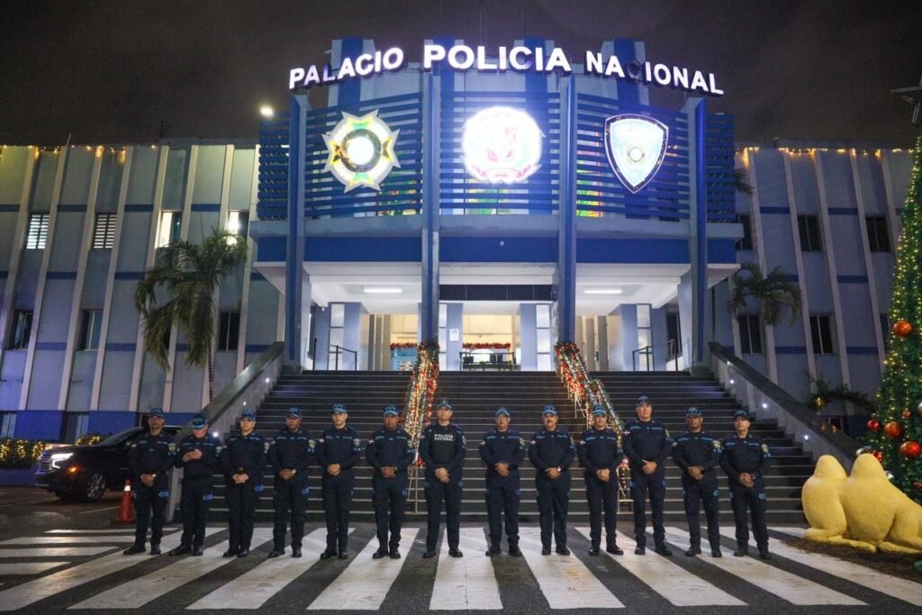 Director general PN supervisa operativos preventivos en distintos puntos del Gran Santo Domingo por festividades de recibimiento del Año Nuevo 2026 Director general PN supervisa operativos preventivos en distintos puntos del Gran Santo Domingo por festividades de recibimiento del Año Nuevo 2026