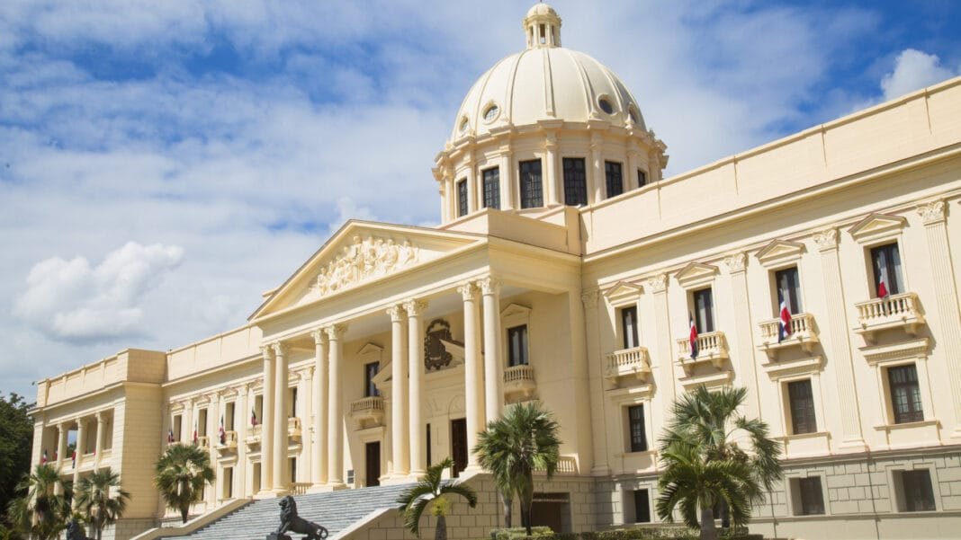 Ejecutivo ordena extradición de dos ciudadanos por delitos en Reino Unido y EE. UU. Ejecutivo ordena extradición de dos ciudadanos por delitos en Reino Unido y EE. UU.